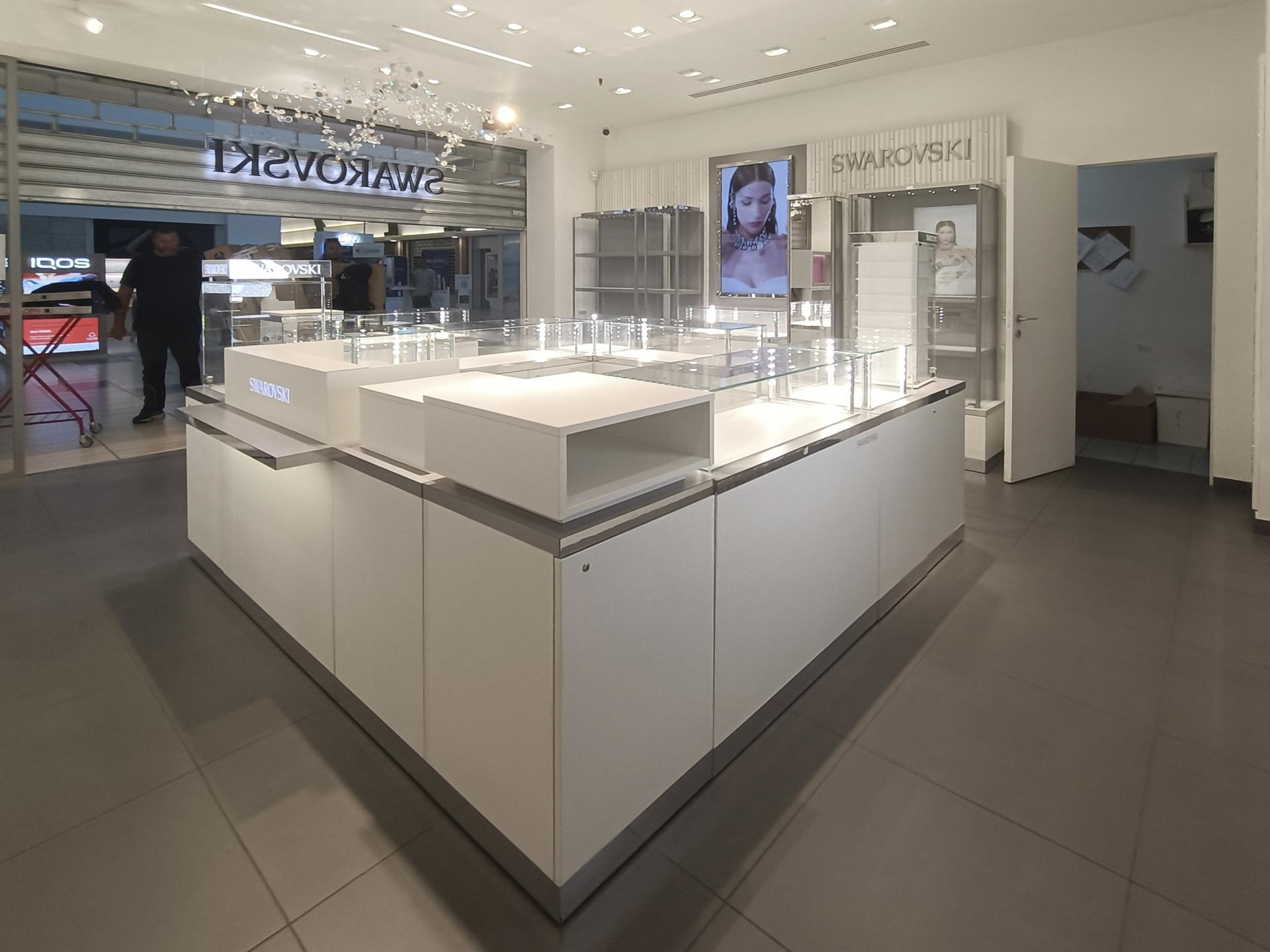 2022 SWAROVSKI 000001 copia