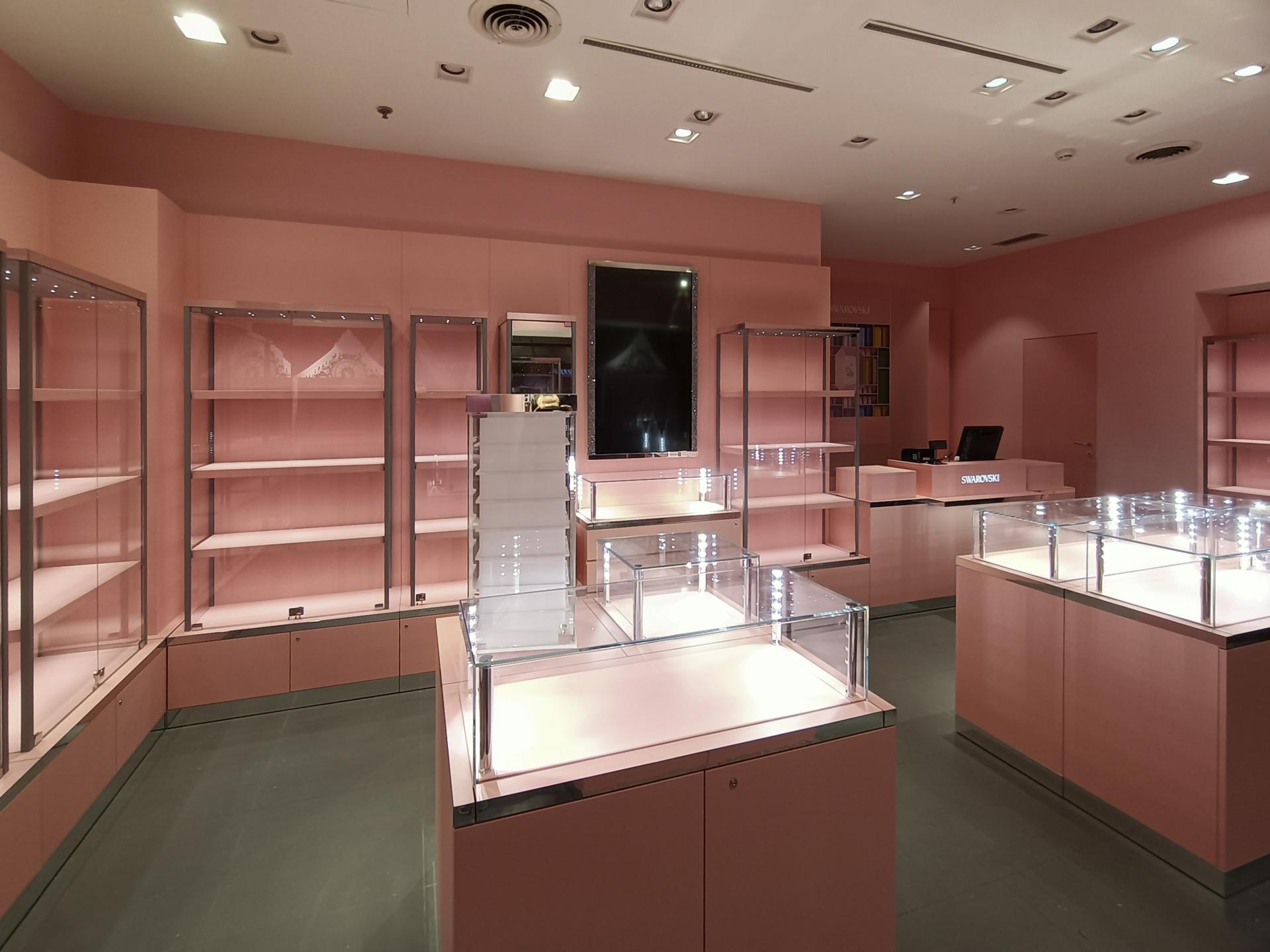 2022 SWAROVSKI 000030 copia