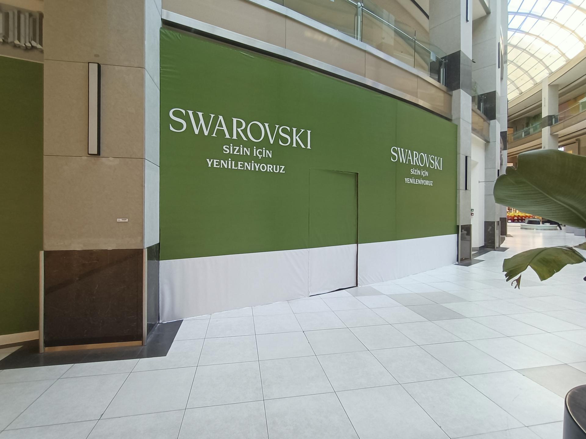2022 SWAROVSKI 000036 copia