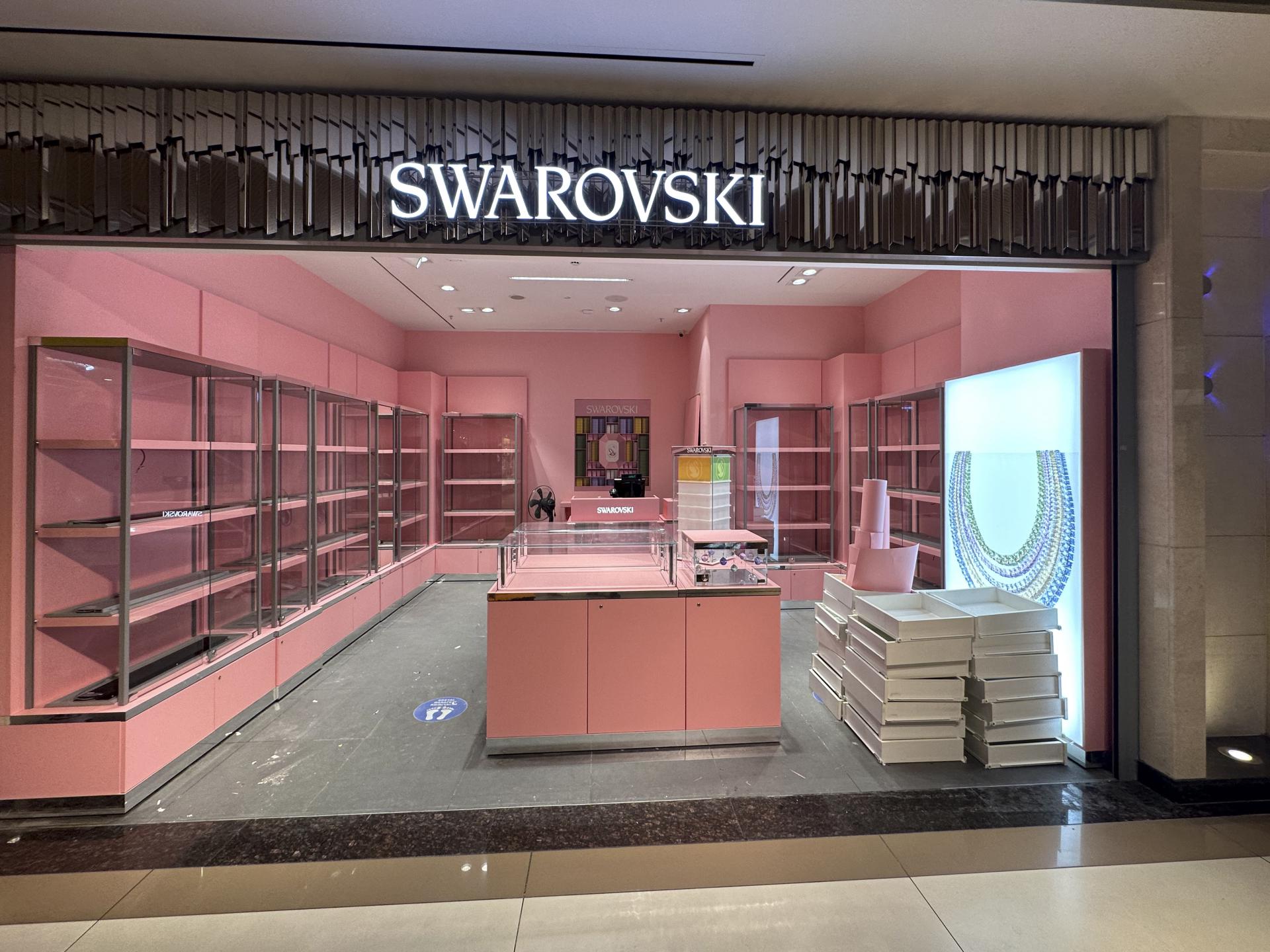 2022 SWAROVSKI 000061 copia