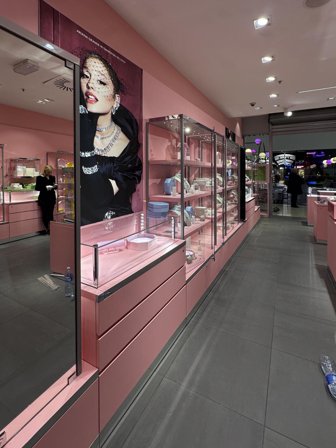 2022 SWAROVSKI 000127 copia